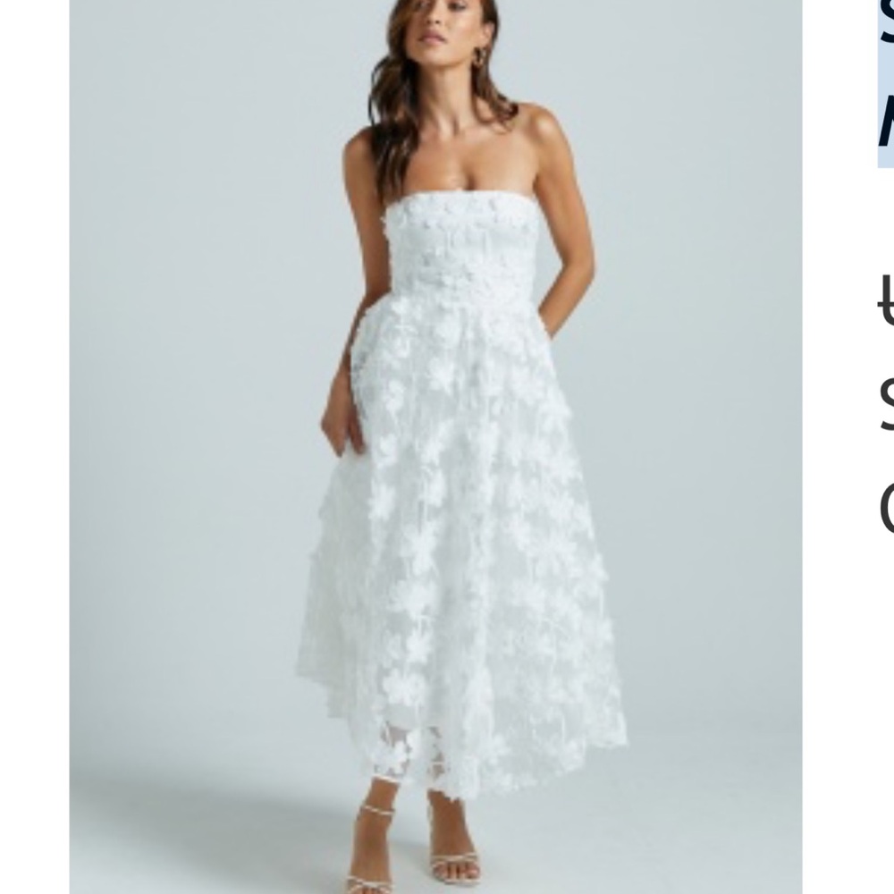 Showpo 	
RHEIVA MIDI DRESS - STRAPLESS 3D EMBROIDERY MIDI DRESS IN WHITE